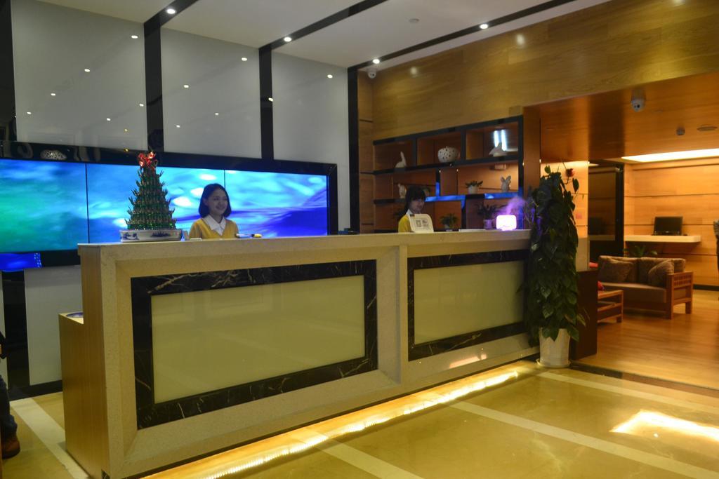 Lavande Hotel Zhuhai Gongbei Port Square Exteriér fotografie